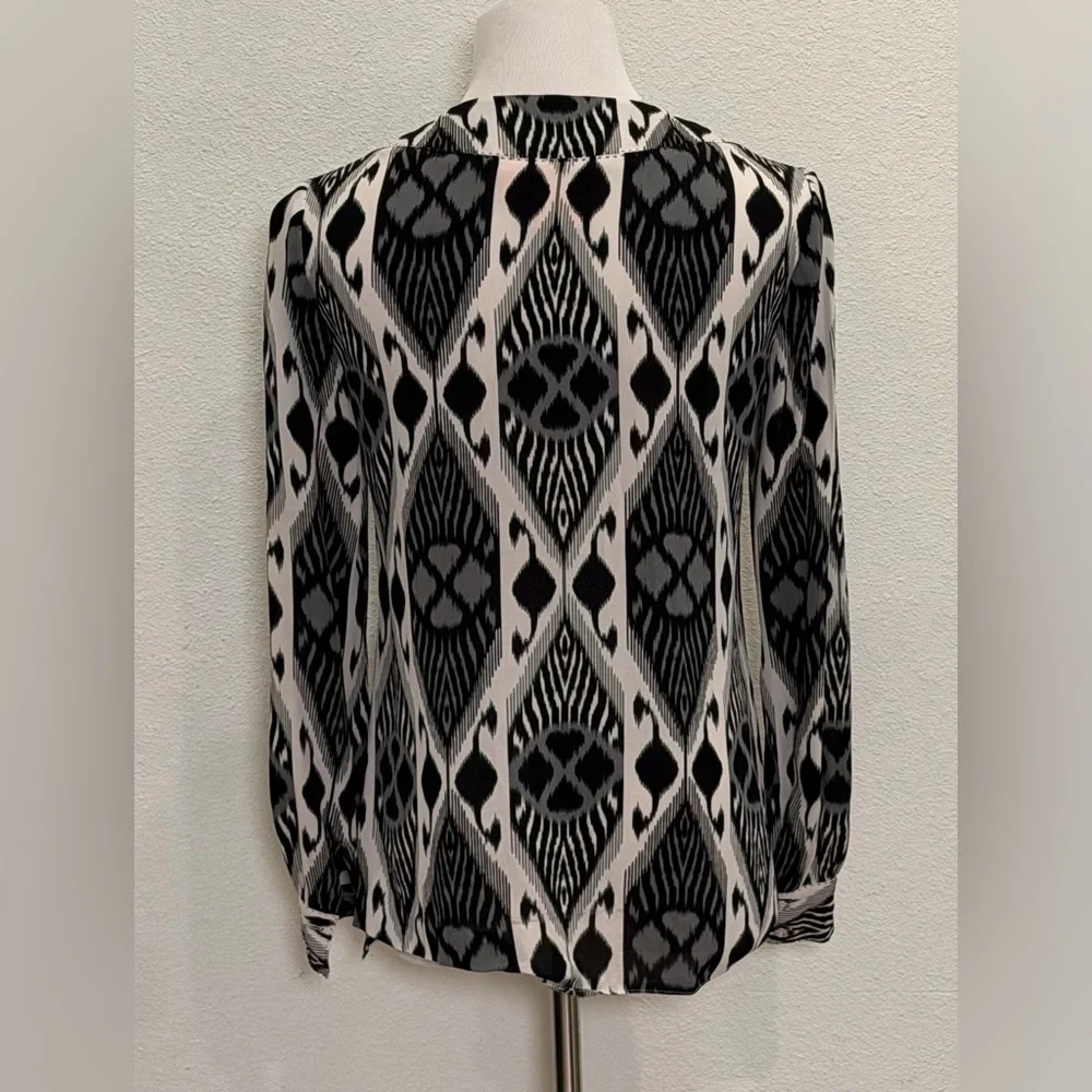 *AS‎ IS* Tory Burch Women’s 100% Silk Blouse Top 6 Black White Ikat Long Sleeve