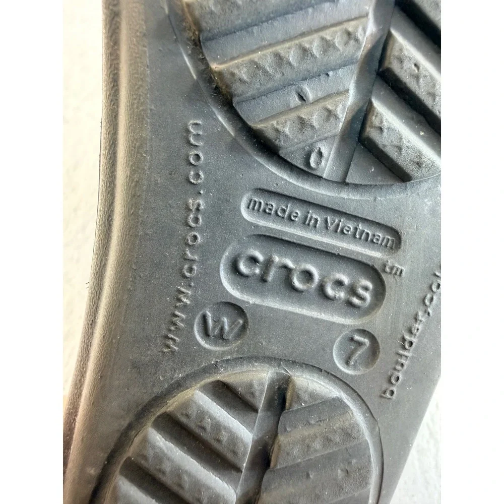 Crocs Sanrah Embellished Medallion Wedge Sandals Black Women's Size 7 W7