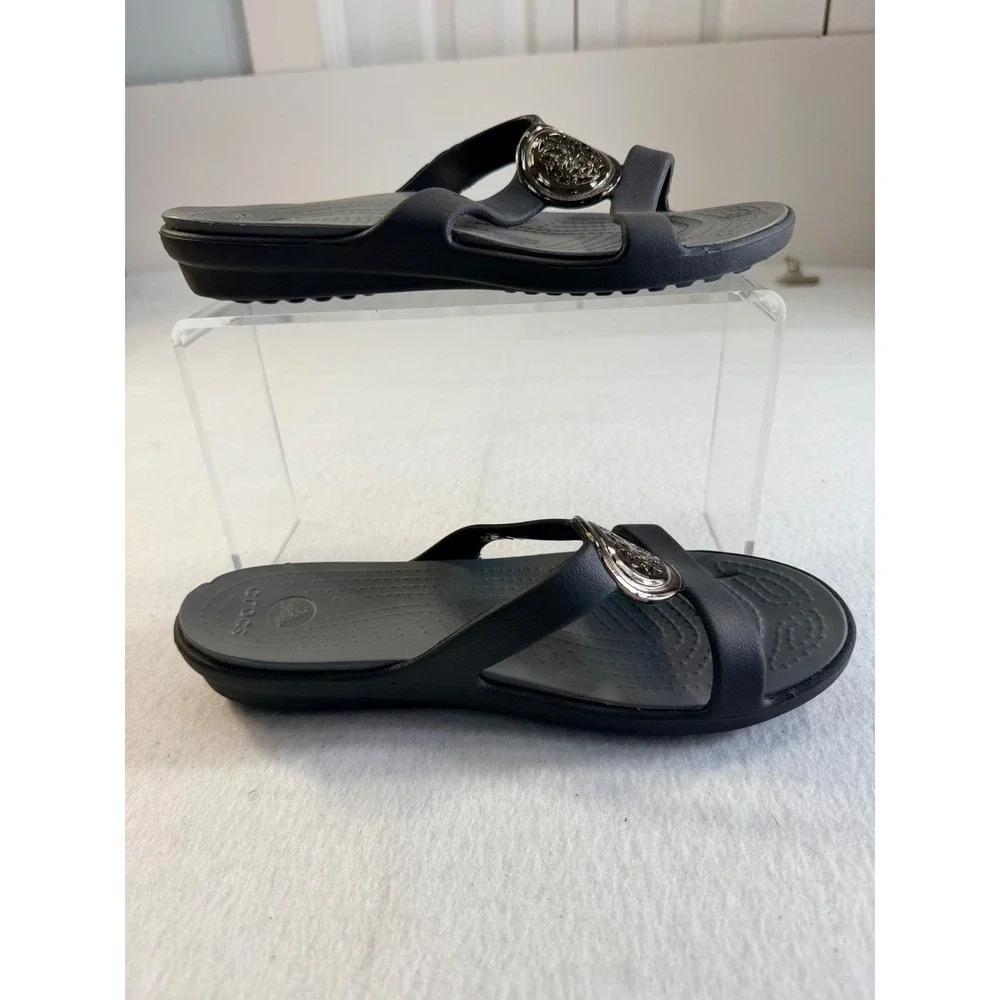 Crocs Sanrah Embellished Medallion Wedge Sandals Black Women's Size 7 W7