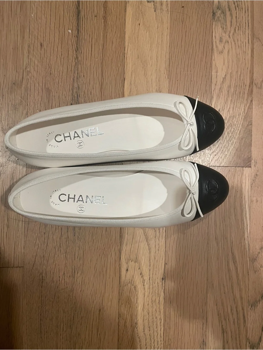 CHANEL elegant ballet