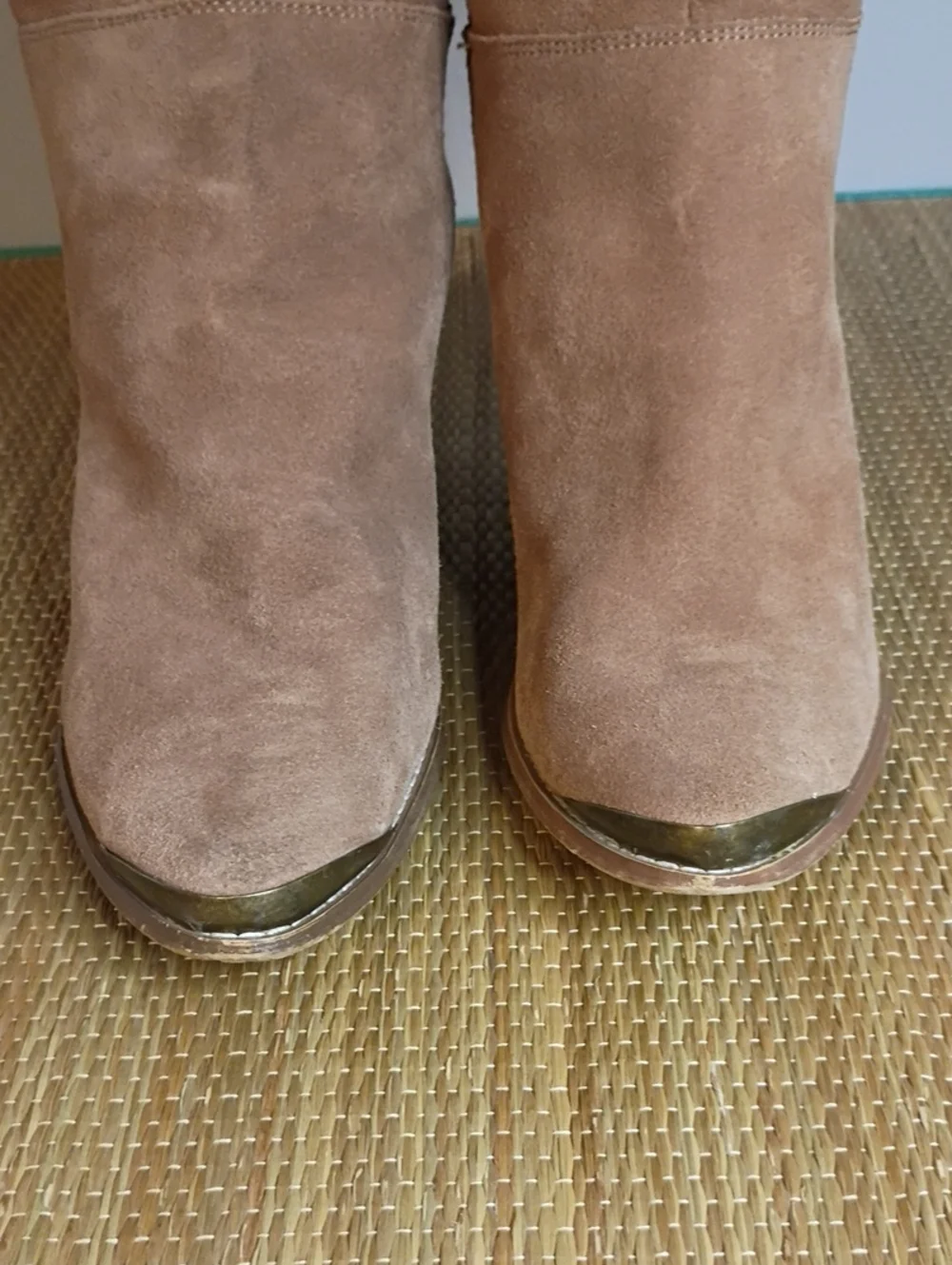 Chinese Laundry soft suede