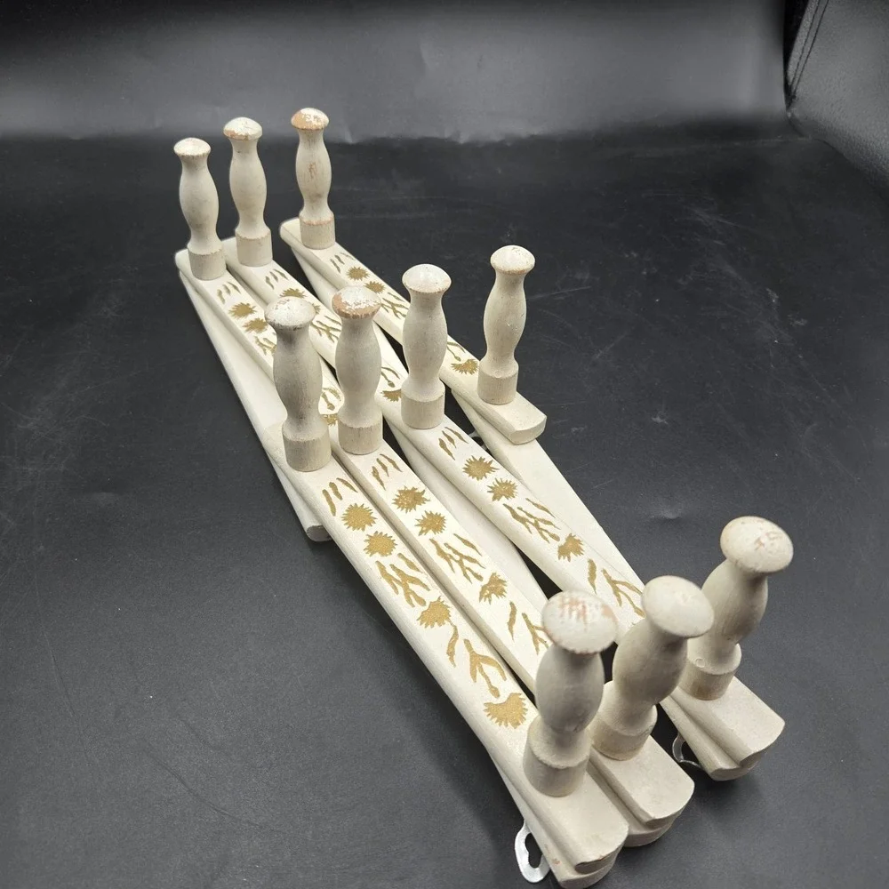 Vtg Hanging Expandable Wooden Accordion Peg Rack Mug Holder Coat Rack White Gold