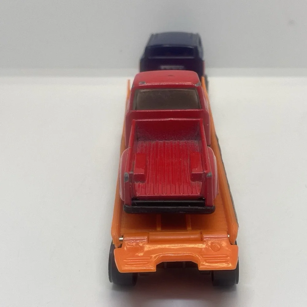 HOT‎ WHEELS Semi Truck Flat Bed  MATTEL RETRO  2006 Vehicle Carrier Toy Cars
