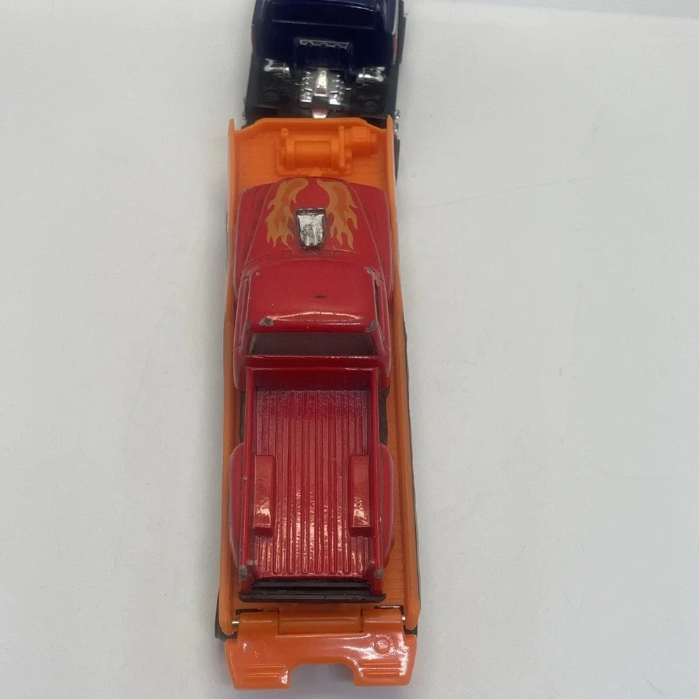 HOT‎ WHEELS Semi Truck Flat Bed  MATTEL RETRO  2006 Vehicle Carrier Toy Cars