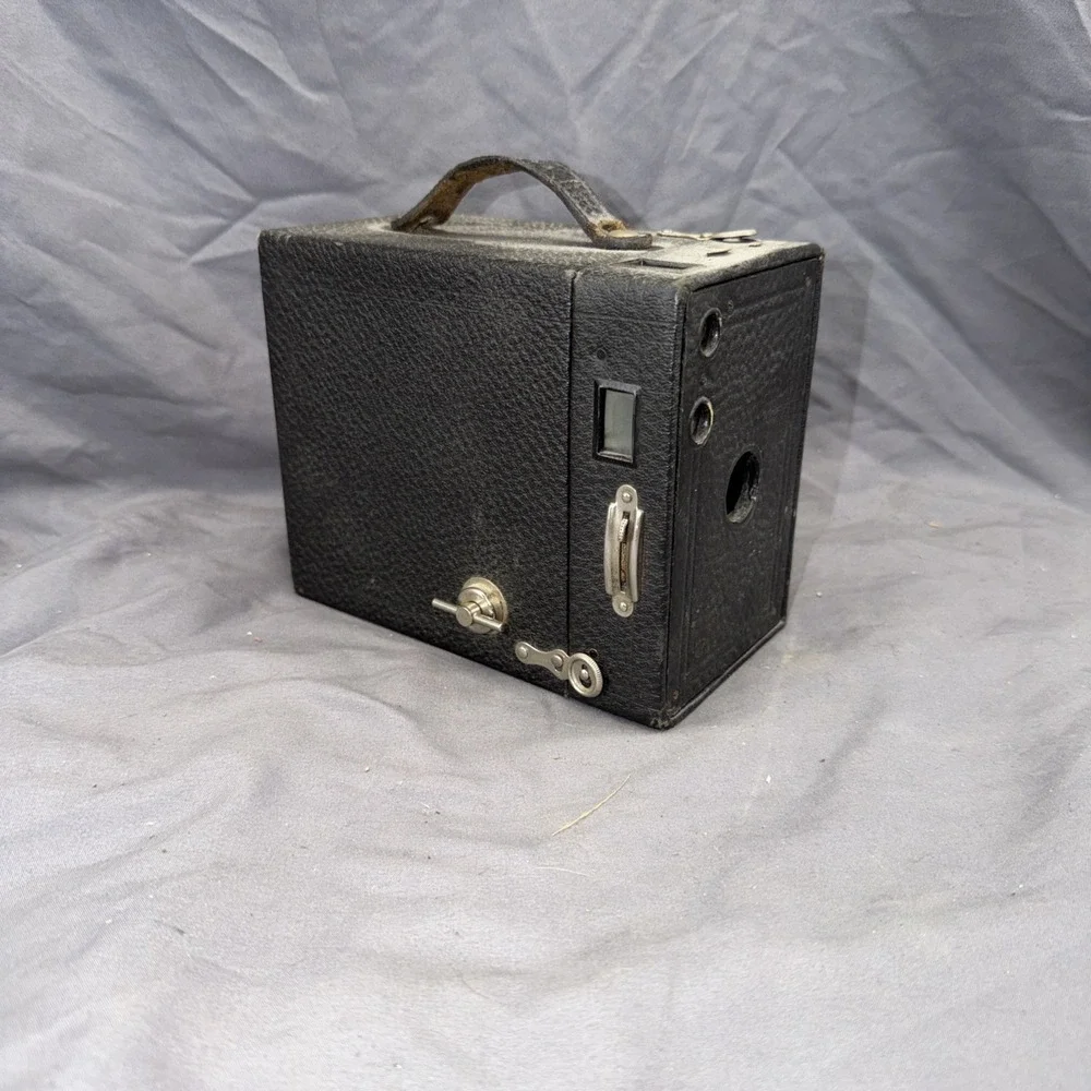 Eastman Kodak No. 2aModel C Rainbow Hawk-Eye Box Camera Black 116 Film With Case
