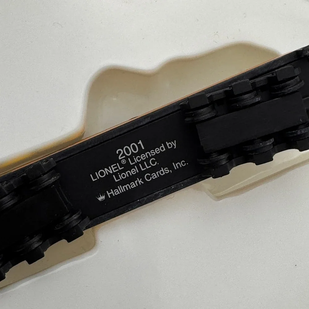Hallmark Keepsake 2001 Lionel Chessie Steam Special Tender Die-Cast Ornament