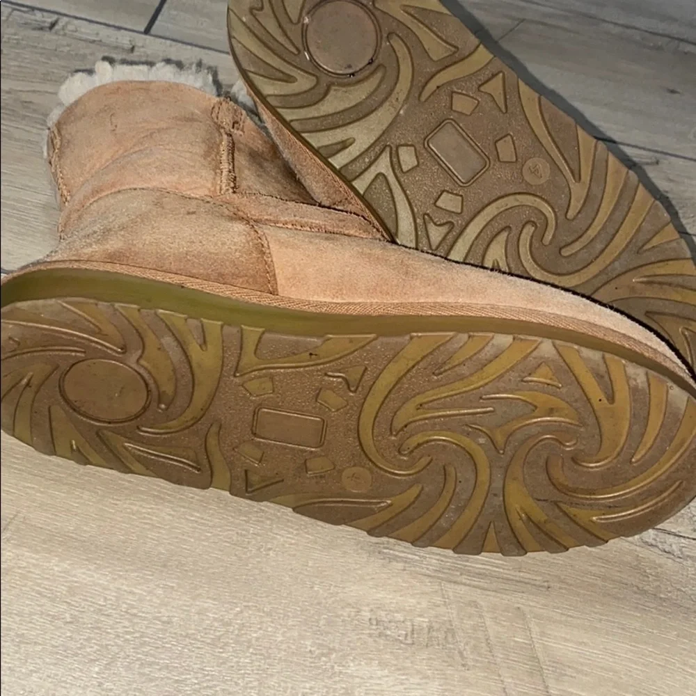 Kirkland Signature Kid's Shearling Boot Size 4