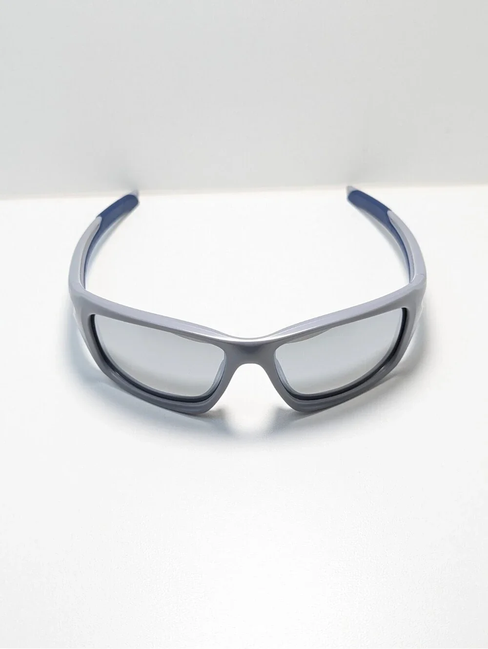 Oakley Valve Classic Gray UV Outdoor Blue Wraparound Men’s Sport Sunglasses