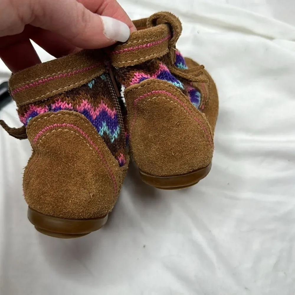 Minnetonka‎ Moccasin Leather Ankle Booties. Girl’s Size 9.