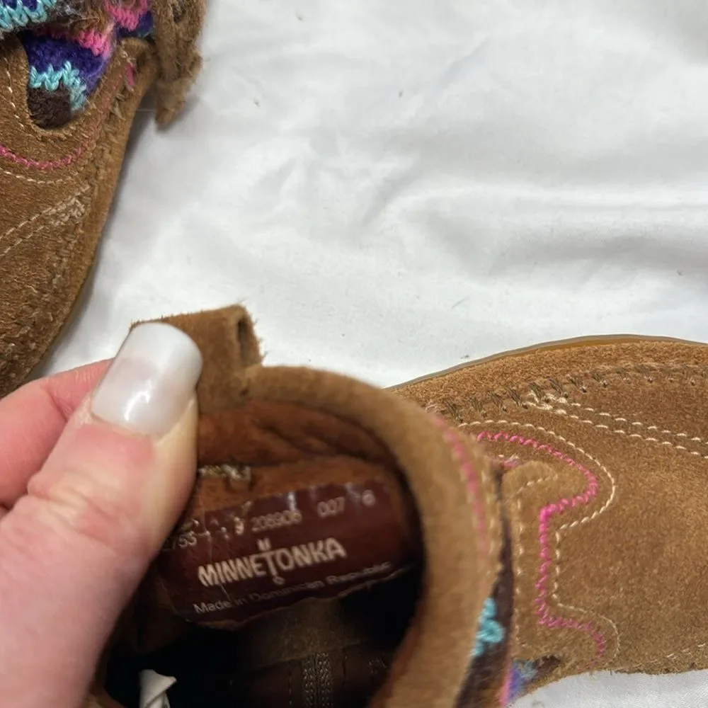 Minnetonka‎ Moccasin Leather Ankle Booties. Girl’s Size 9.
