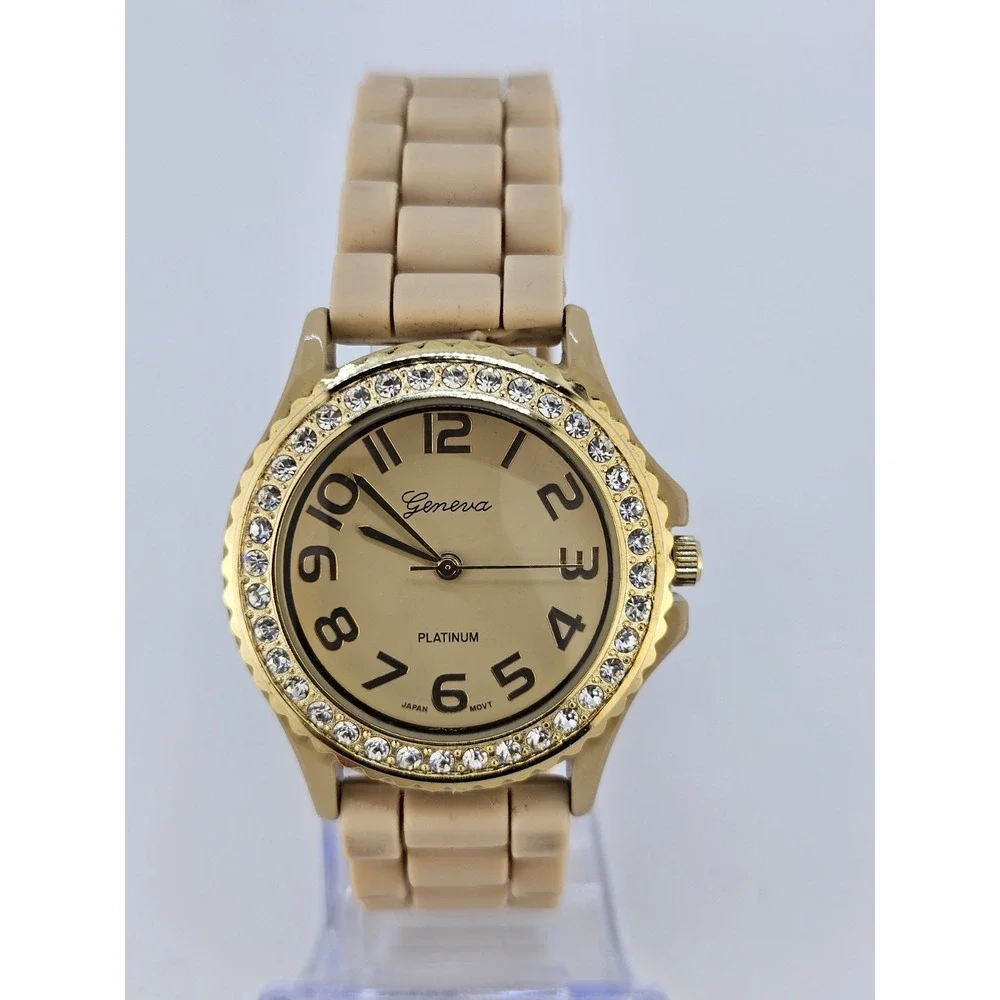 38MM‎ Easy Read Women's Watch Cream Dial Cream Plastic Bands NEW Battery