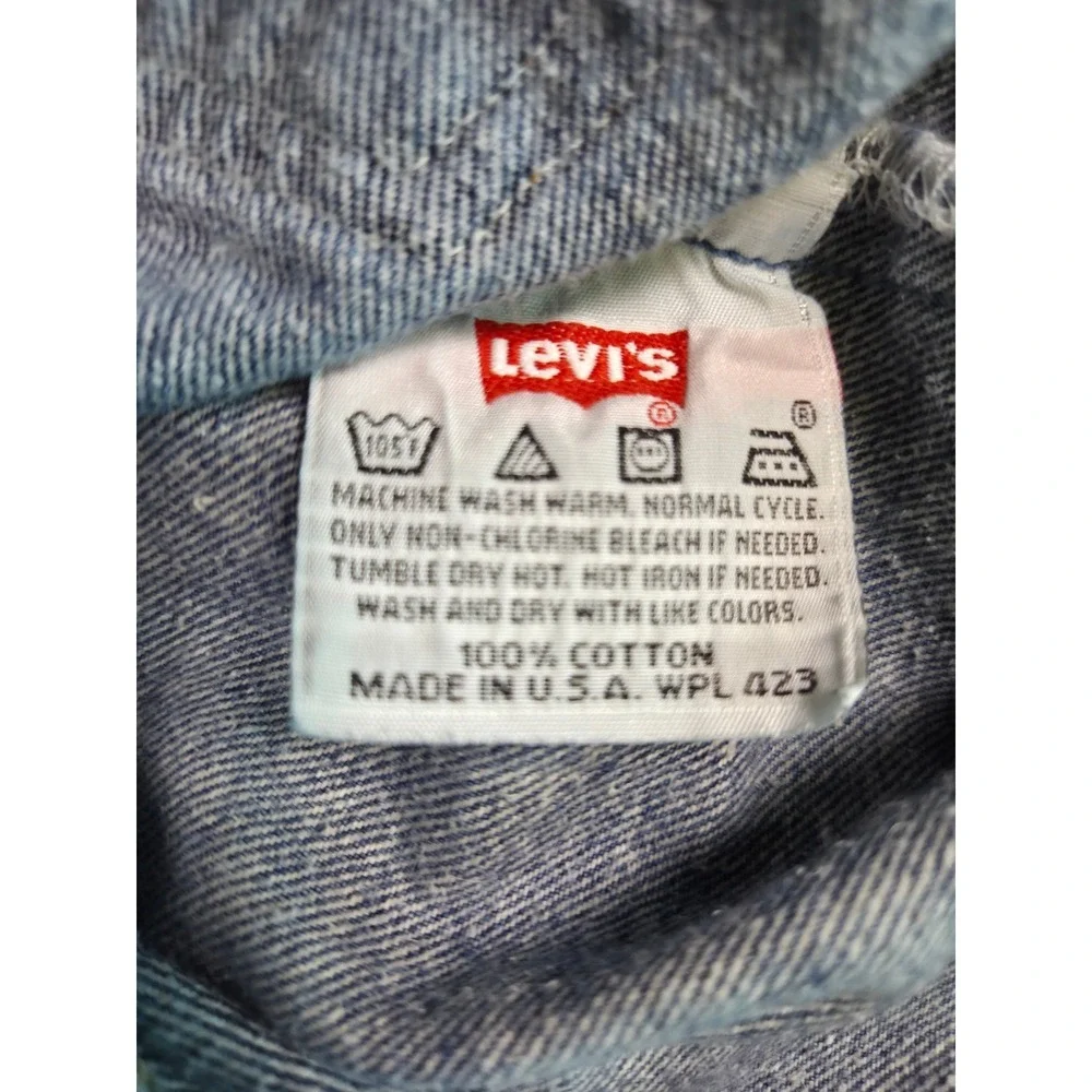 Levis include fly