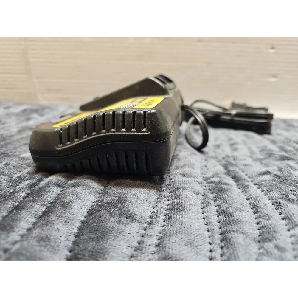 Dewalt dcb113 12