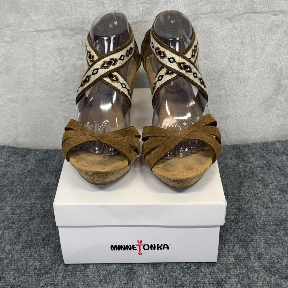 Minnetonka Wedge Sandals Womens Size 10 Brown Leather Embroidered Straps‎ Cork