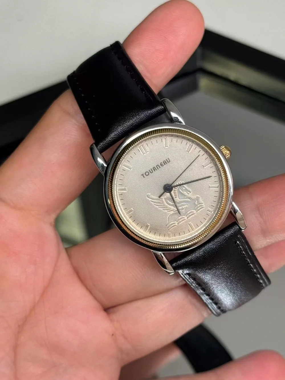 Vintage Tourneau Women’s Quartz Watch Leather Strap 30mm New Battery Runs