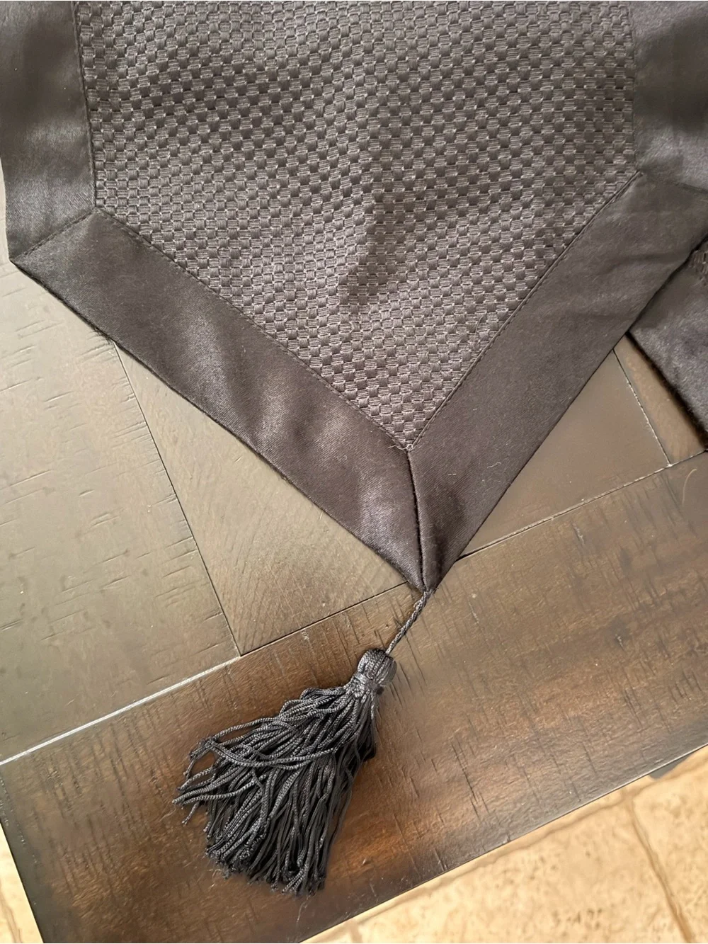 Table linens elegant black