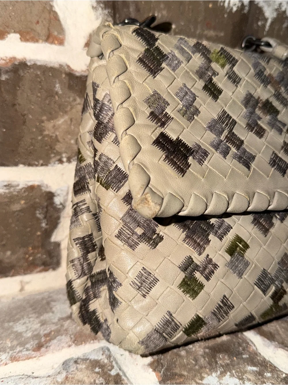 Bottega Veneta comes certificate