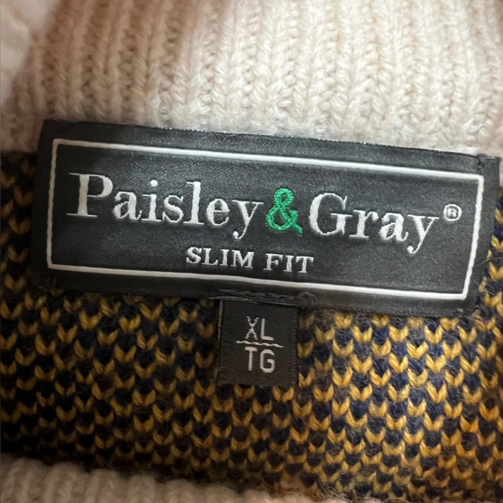 Paisley & Gray stylish sweater