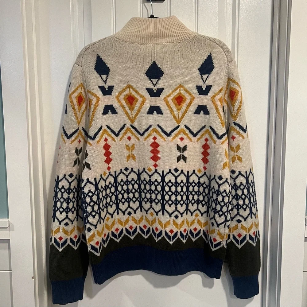 Paisley & Gray stylish sweater