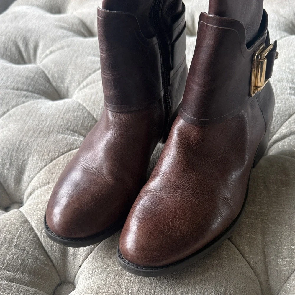 Vince Camuto elegant dark