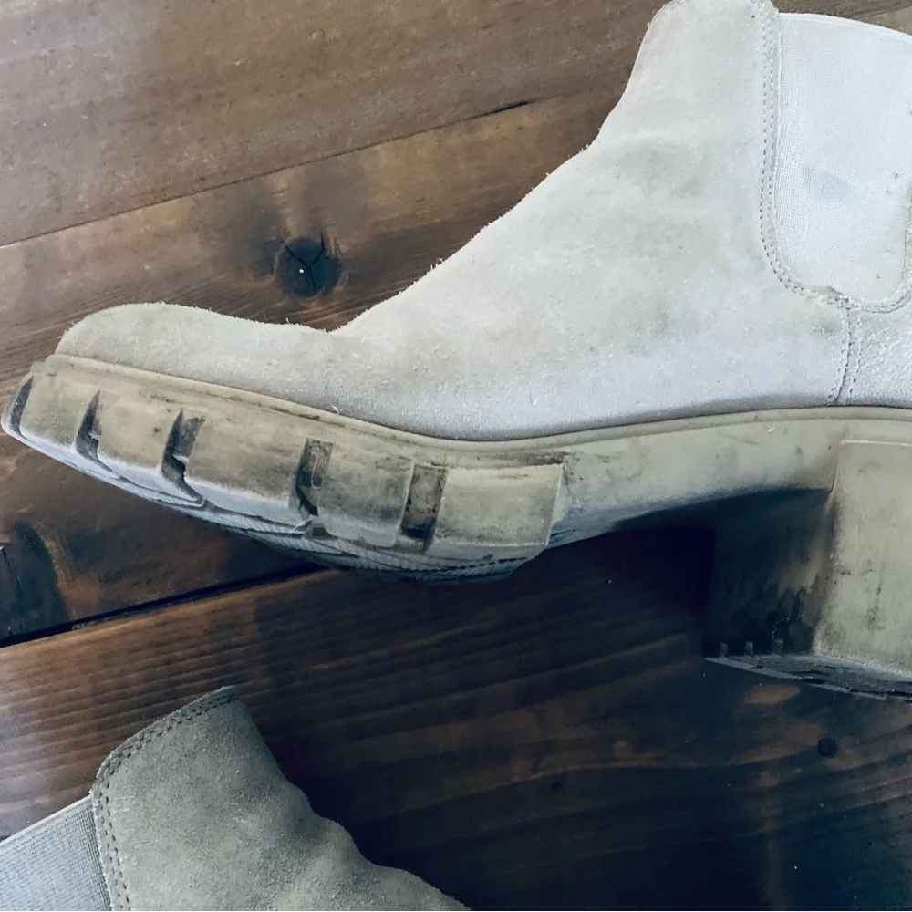 Steve Madden Howler tan Chelsea boots