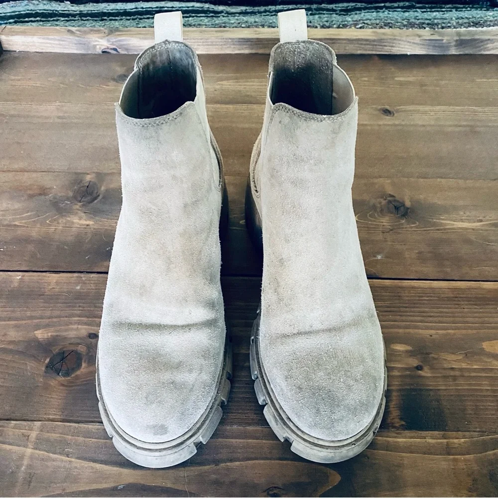 Steve Madden Howler tan Chelsea boots