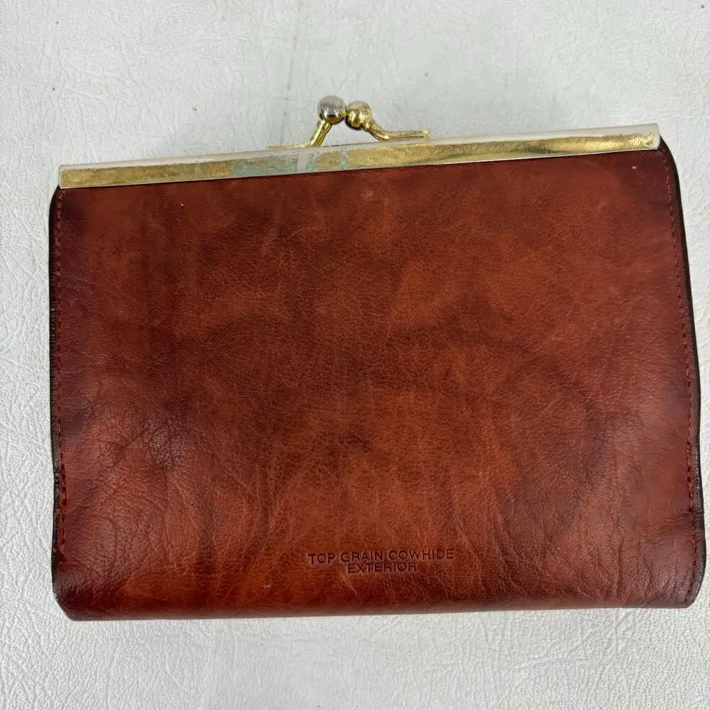 Buxton leather wallet
