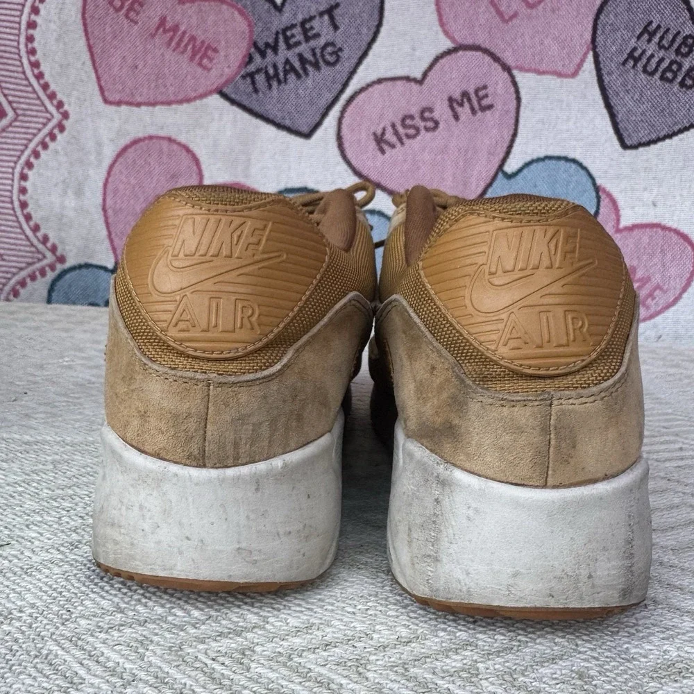 Nike product pair