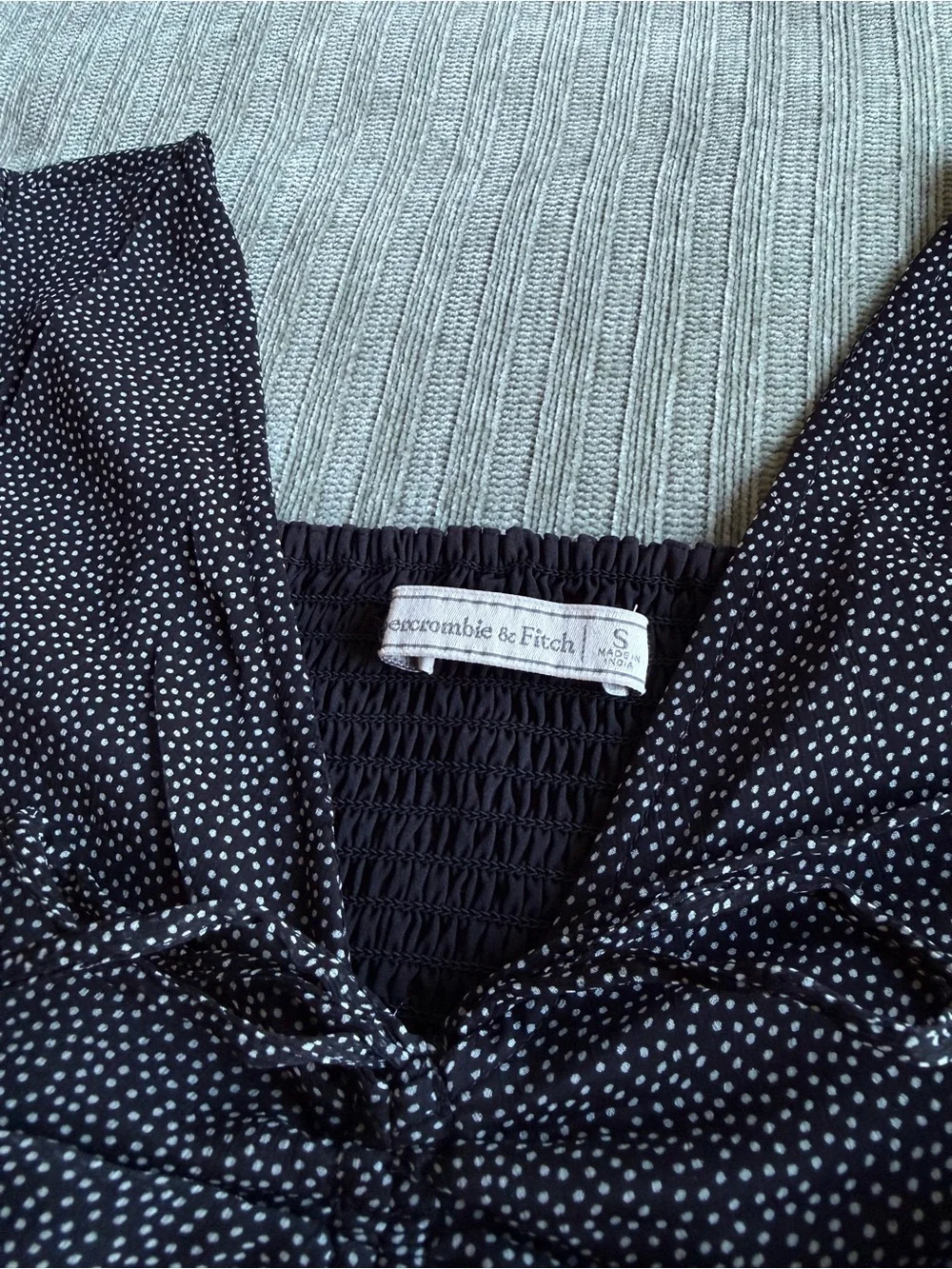 Abercrombie & Fitch sleeves are