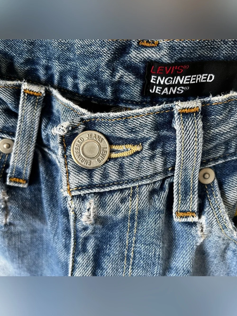 Levis ⁍̥̥̥᷅ ᴈ⁍̥̥̥᷅