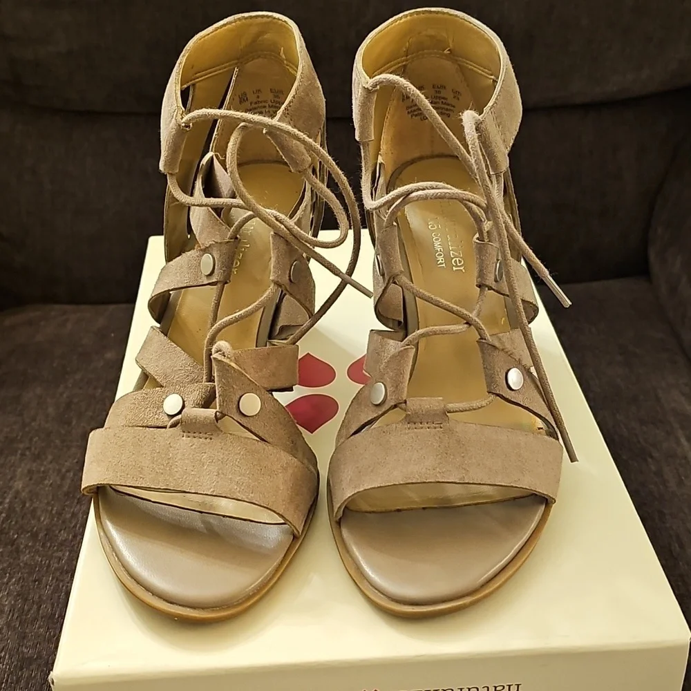 Naturalizer N5 Comfort Beige Strappy Heeled Sandals