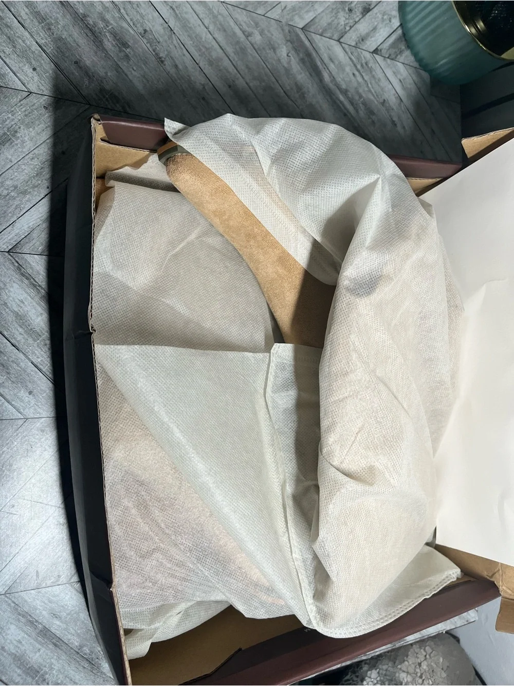 Oasis Society tabs pointed suede