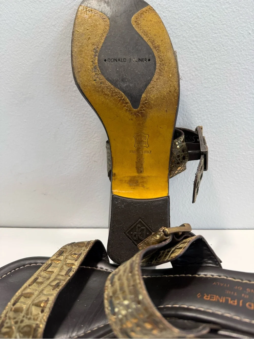 Donald J Pliner Olive/Gold Croc-Embossed Slide Heels w Buckle Detail - size 8.5