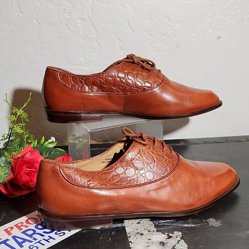 ANN MARINO Leather Embossed Women's Lace Tie Dress Shoe 8.5M