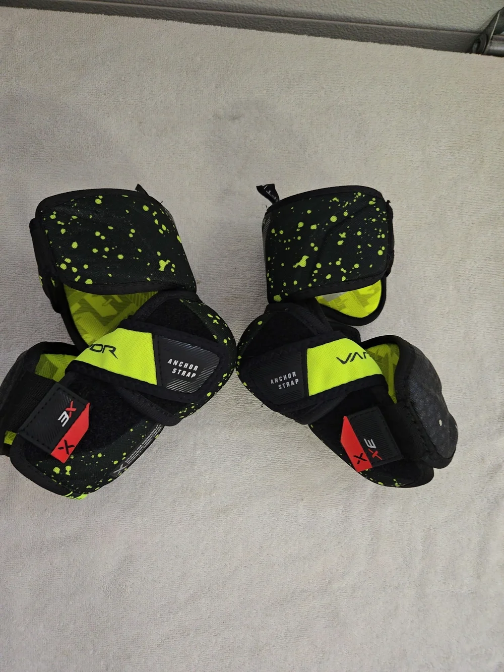 🏒Junior Bauer Vapor 3X hockey elbow pads, size Junior Medium🏒
