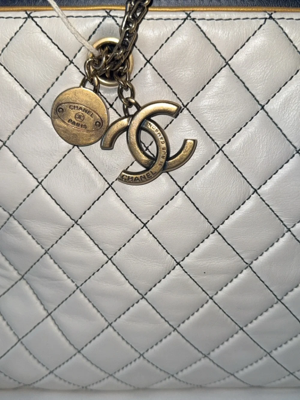 CHANEL stunning quilted