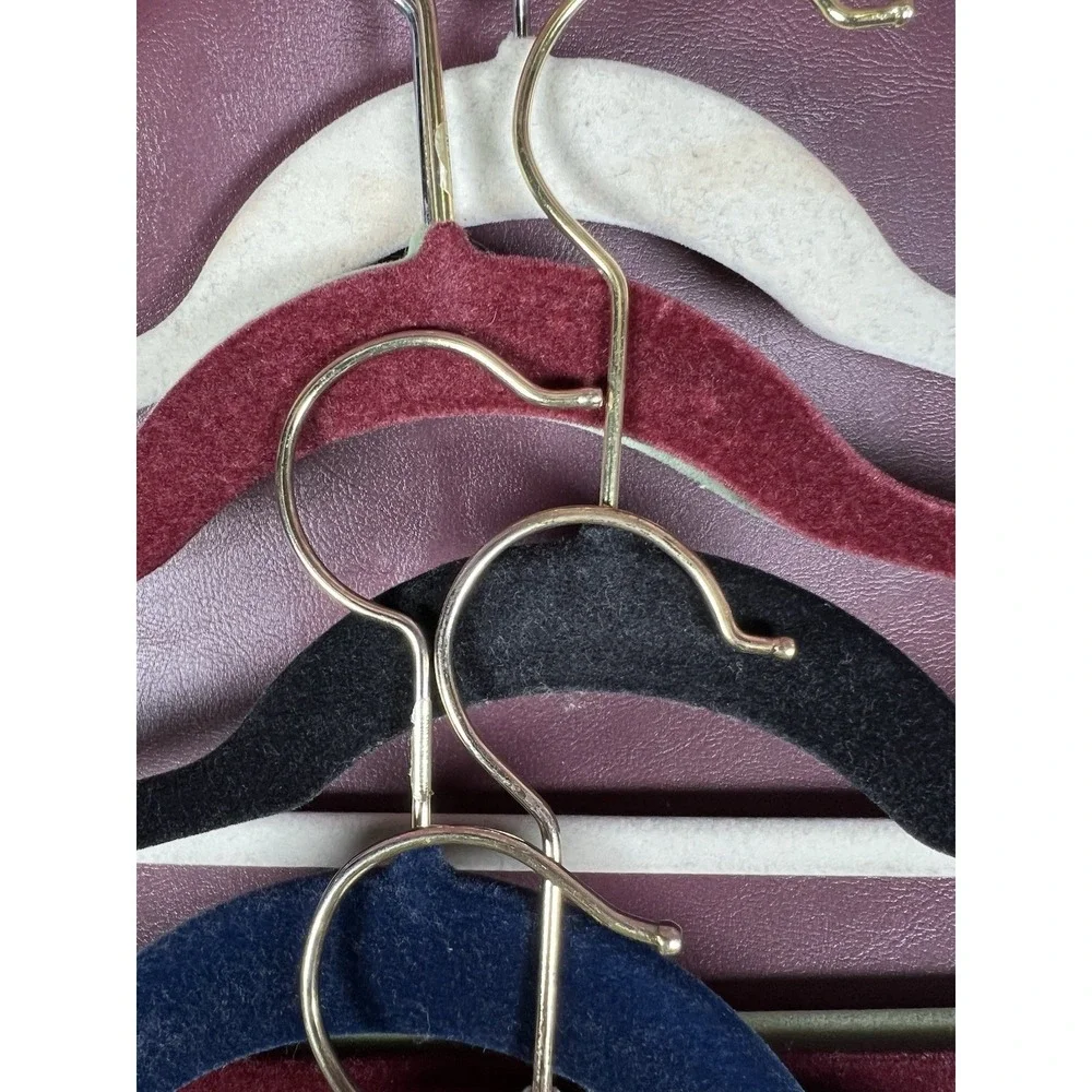 The Unbranded Brand 18 velvet