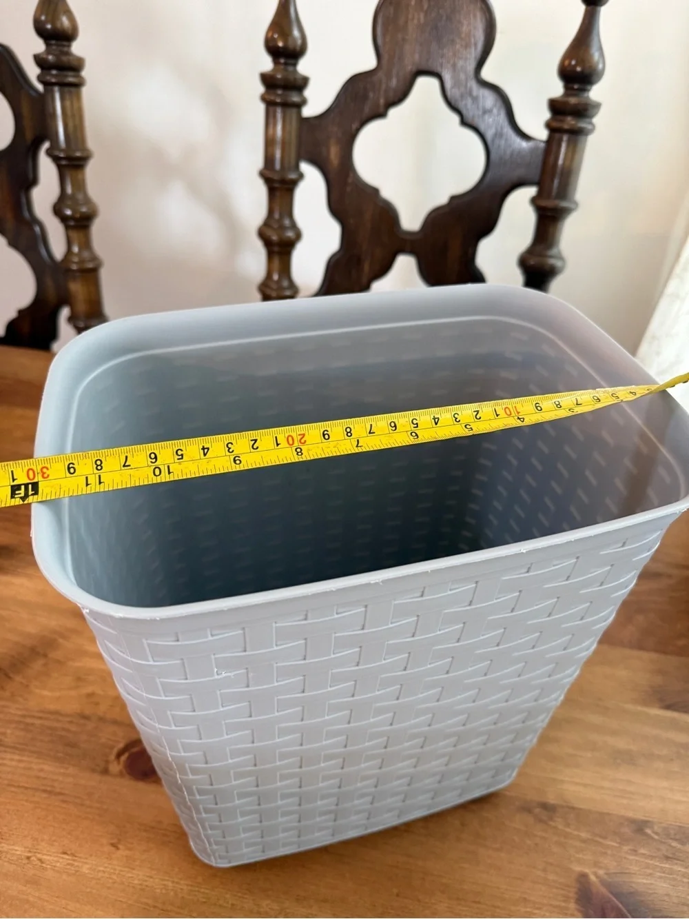 White Woven-Texture Trash Bin for Home Sterilite 3.4 Gal