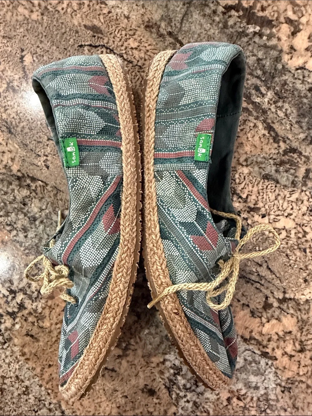 Sanuk lightweight patterned
