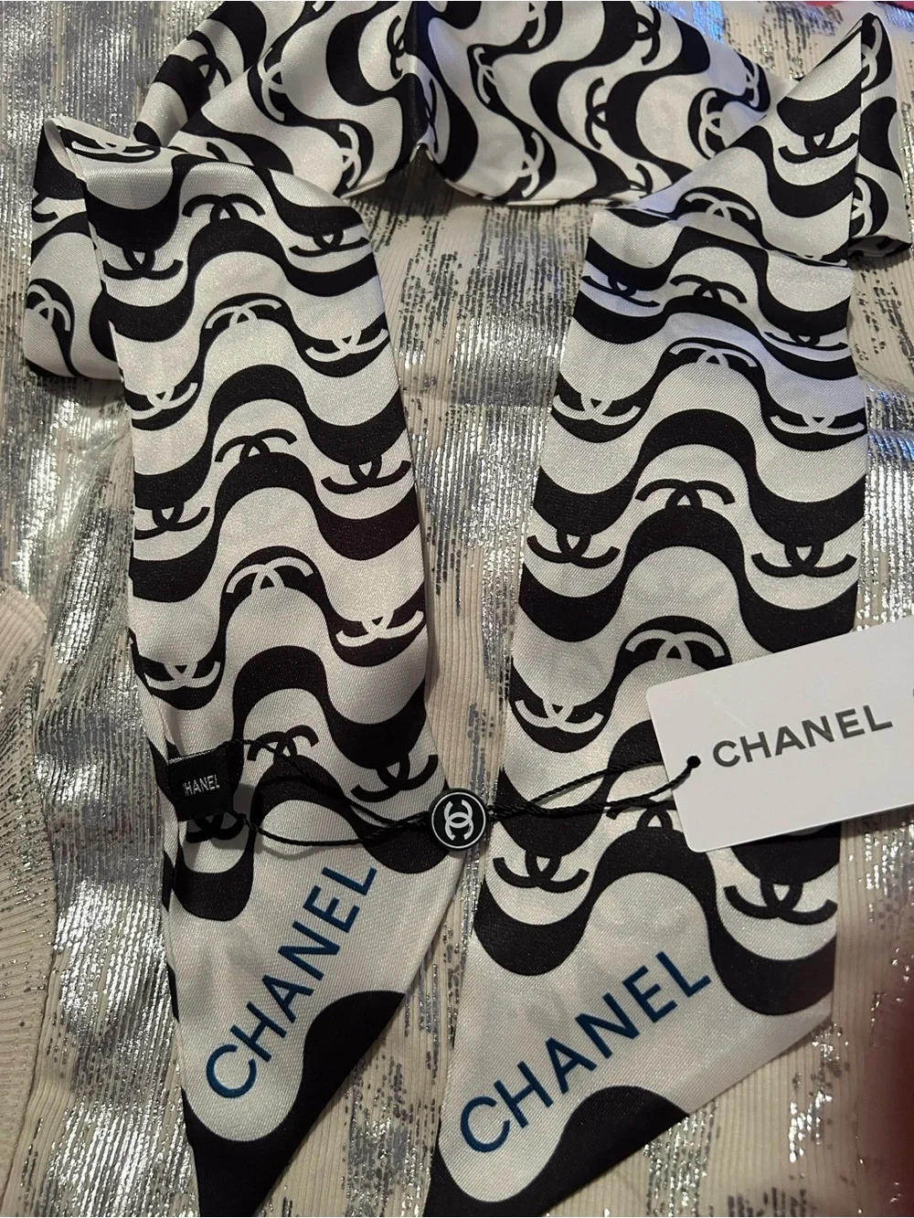 Chanel Womens Black & White Logo Pattern Teilky 100% Silk Scarf