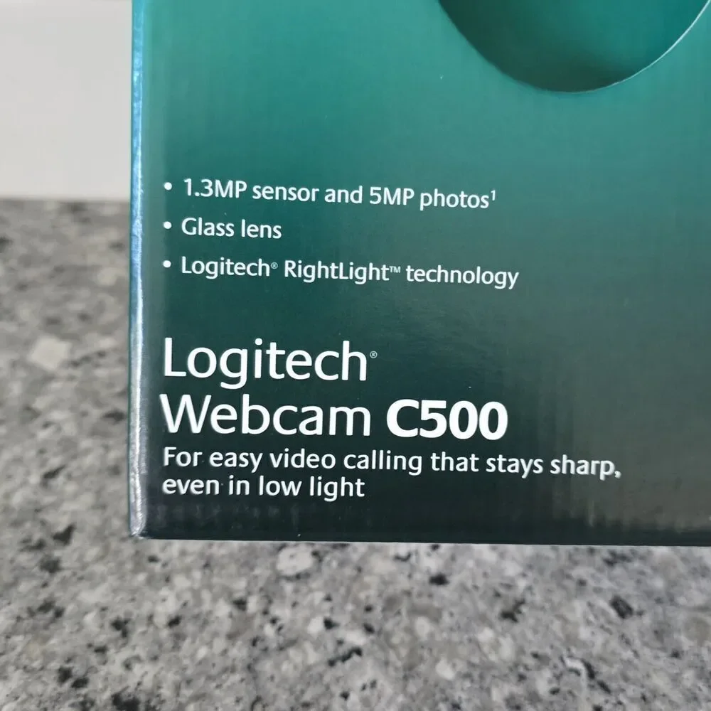 Logitech Webcam C500 1.3-MP Video Glass Lens Built In Microphone Zoom Homeschool