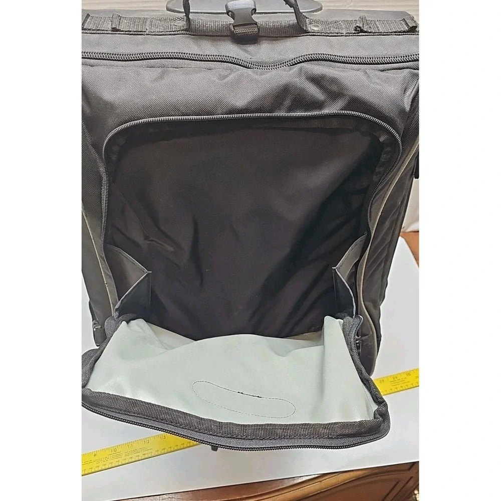 Pelican rolling camera