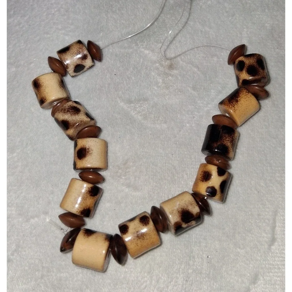 Tan Brown Spotted Ceramic Bead Necklace Chunky Barrel Beads Vintage Style