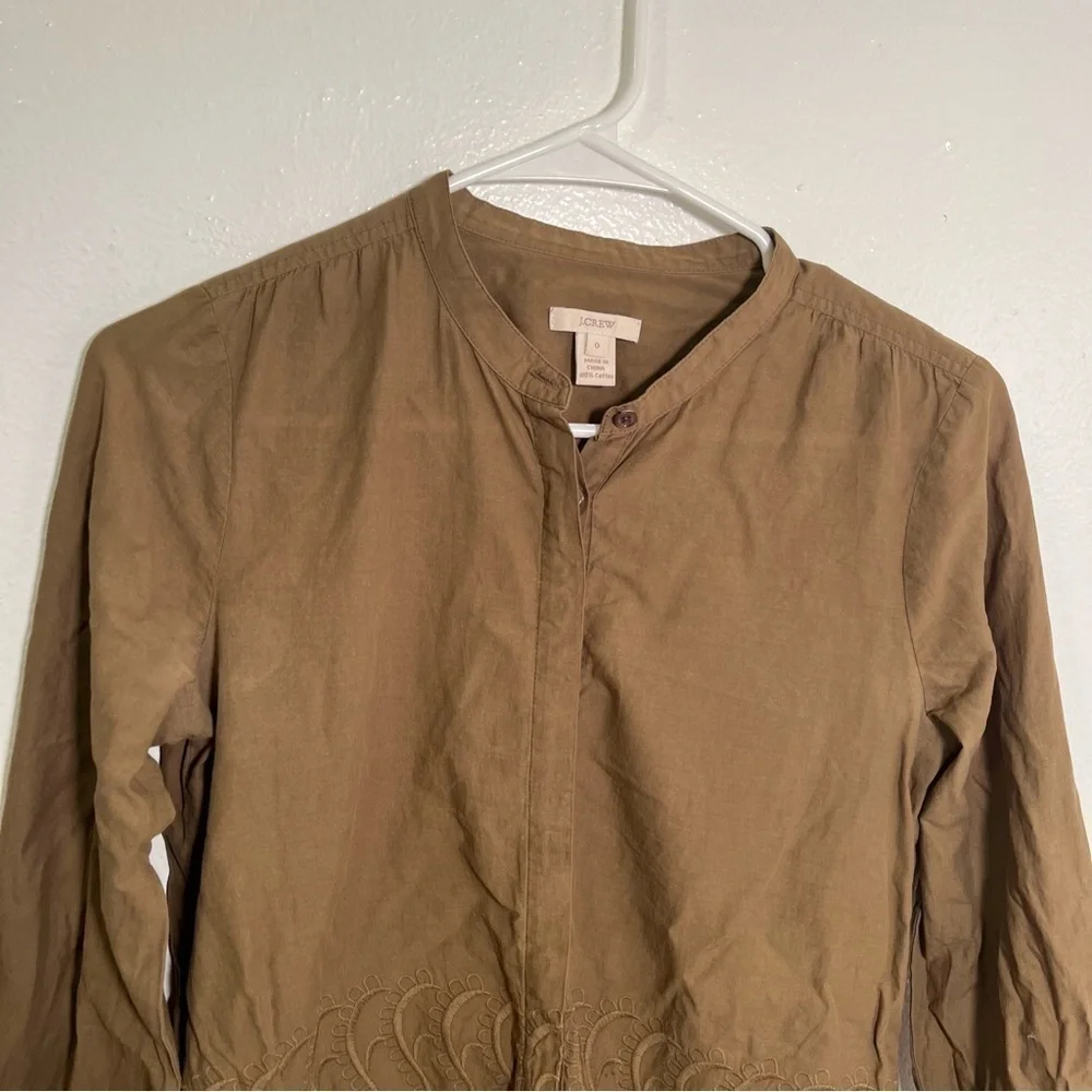 J. Crew Women's Sz 0 Delaney Eyelet-Trim Shirt Spiced Olive Green Tan Collarless