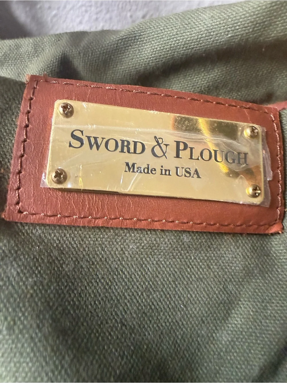 SWORD & PLOW HOLIDAY INN BRANDED GREEN CANVAS/LEATHER CAMO LINED DUFFLE BAG~NWT