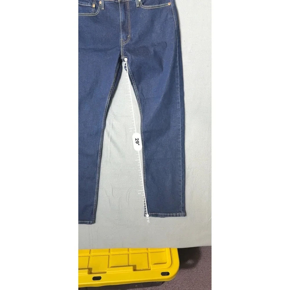 Levis straight zip minimalist