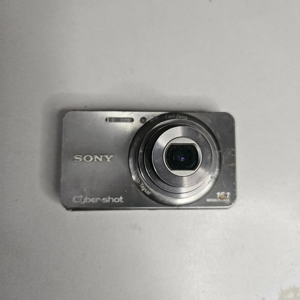 Sony Cyber-shot DSC-W570 16.1MP Digital Camera Silver 5x Carl Zeiss UNTESTED