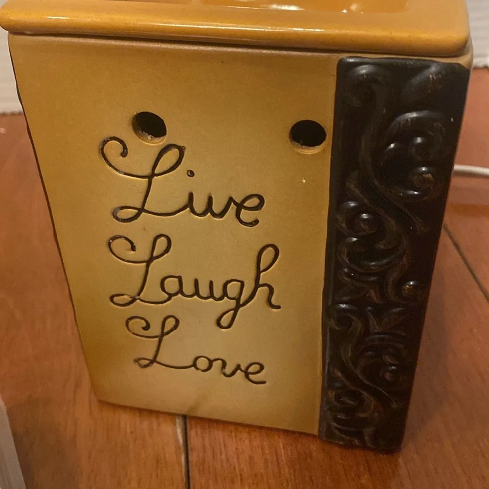Live Laugh Love ceramic electric wax warmer works