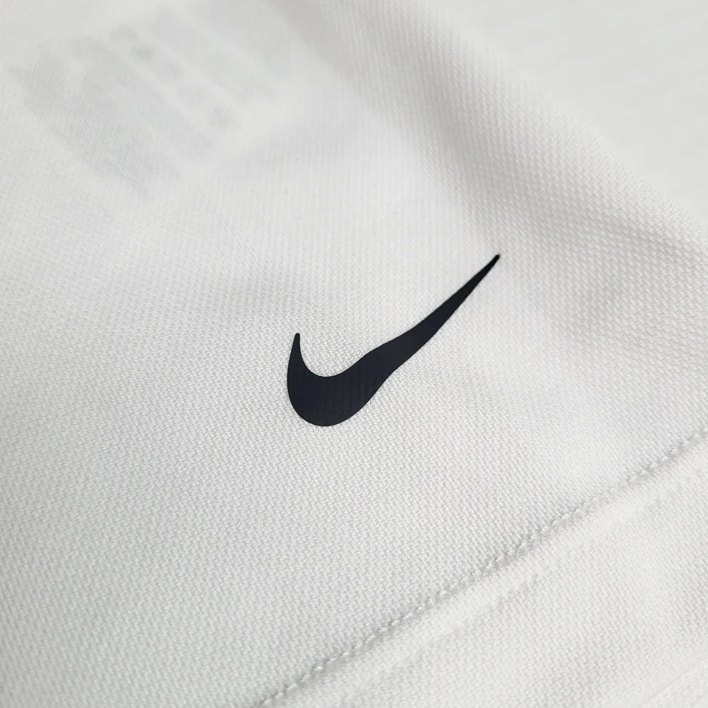 Nike crisp white