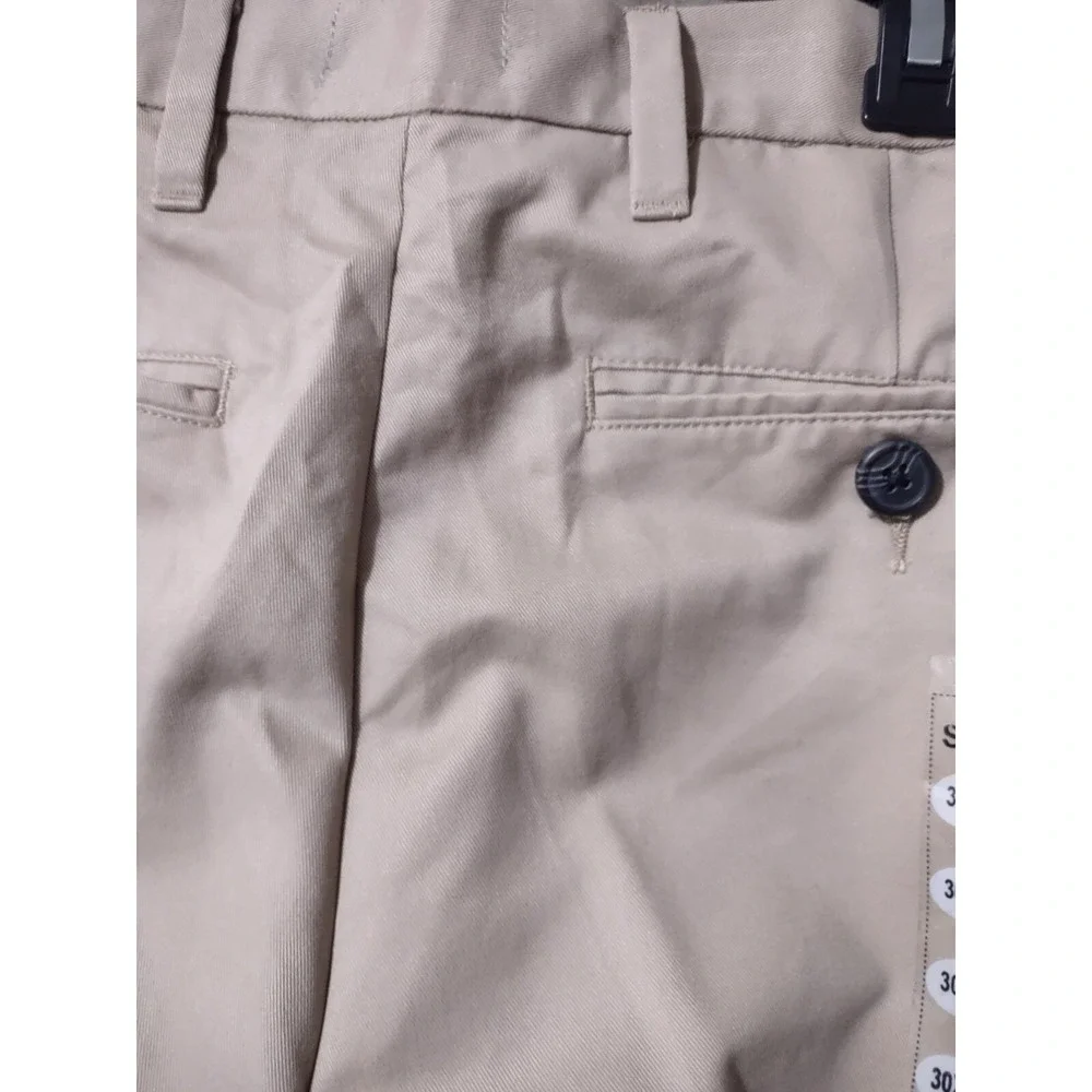 Dockers Pants Men's Size 30x30 Beige Irregular Classic Fit Flat Front‎ Stretch